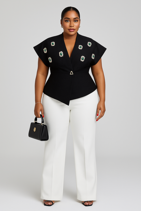 Top asymétrique chic avec broches bijoux