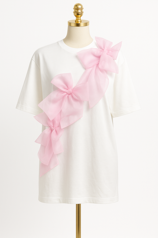 T-shirt Blanc Élégance  à manche courte  – Nœuds Roses en Organza