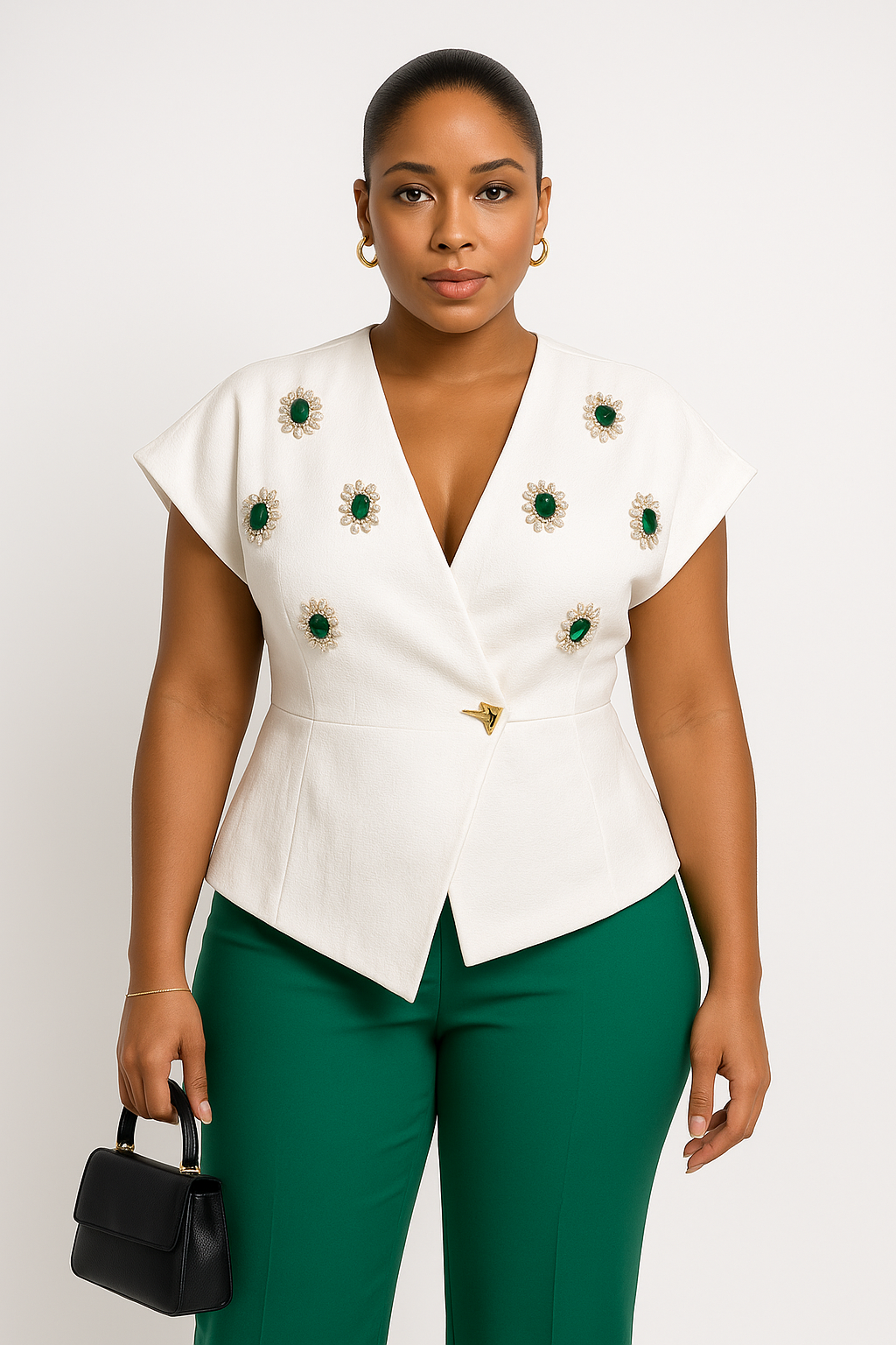 Top asymétrique chic avec broches bijoux